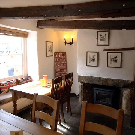 Kings Arms Hotel Abergavenny Exterior foto