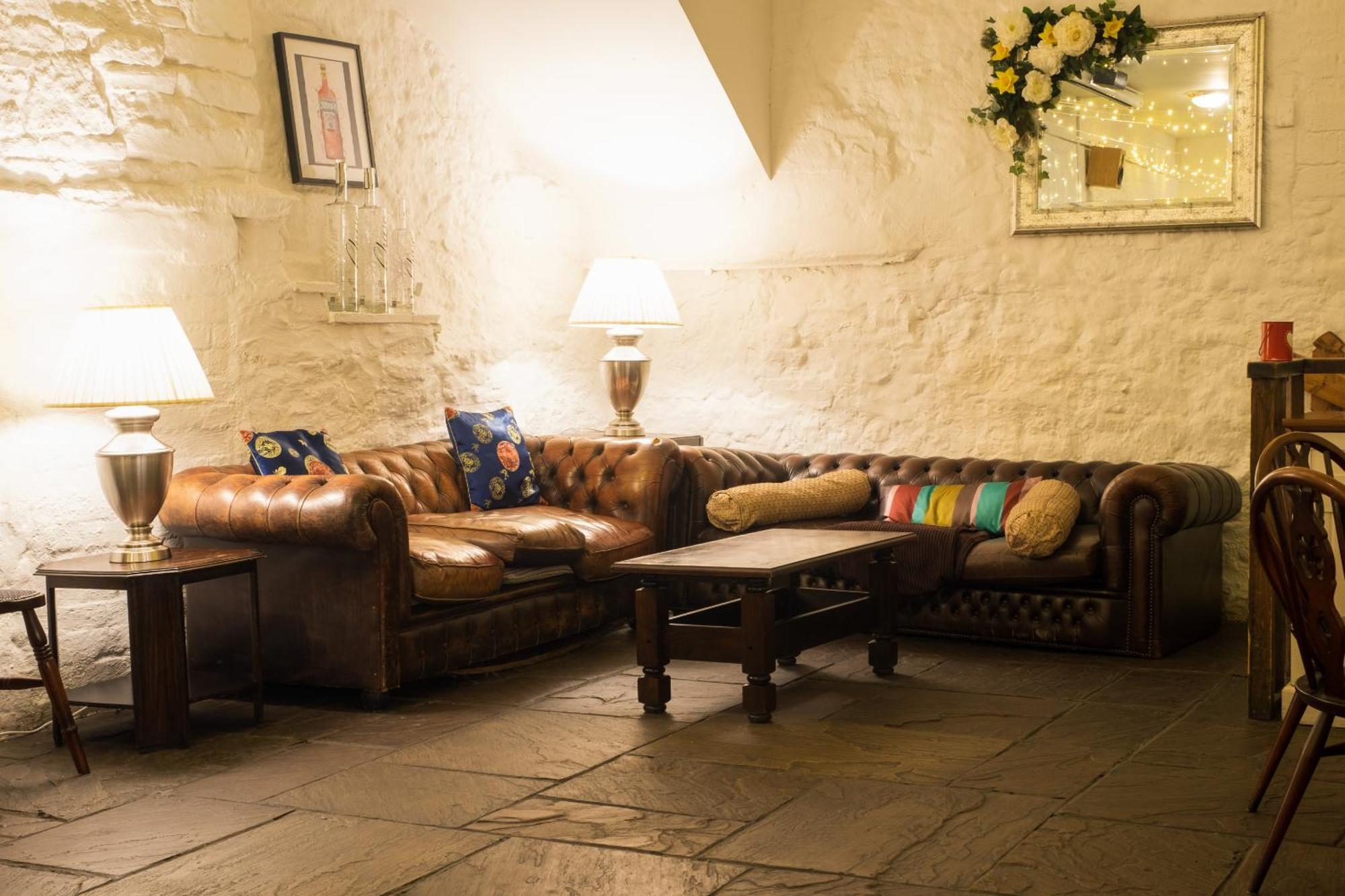 Kings Arms Hotel Abergavenny Exterior foto