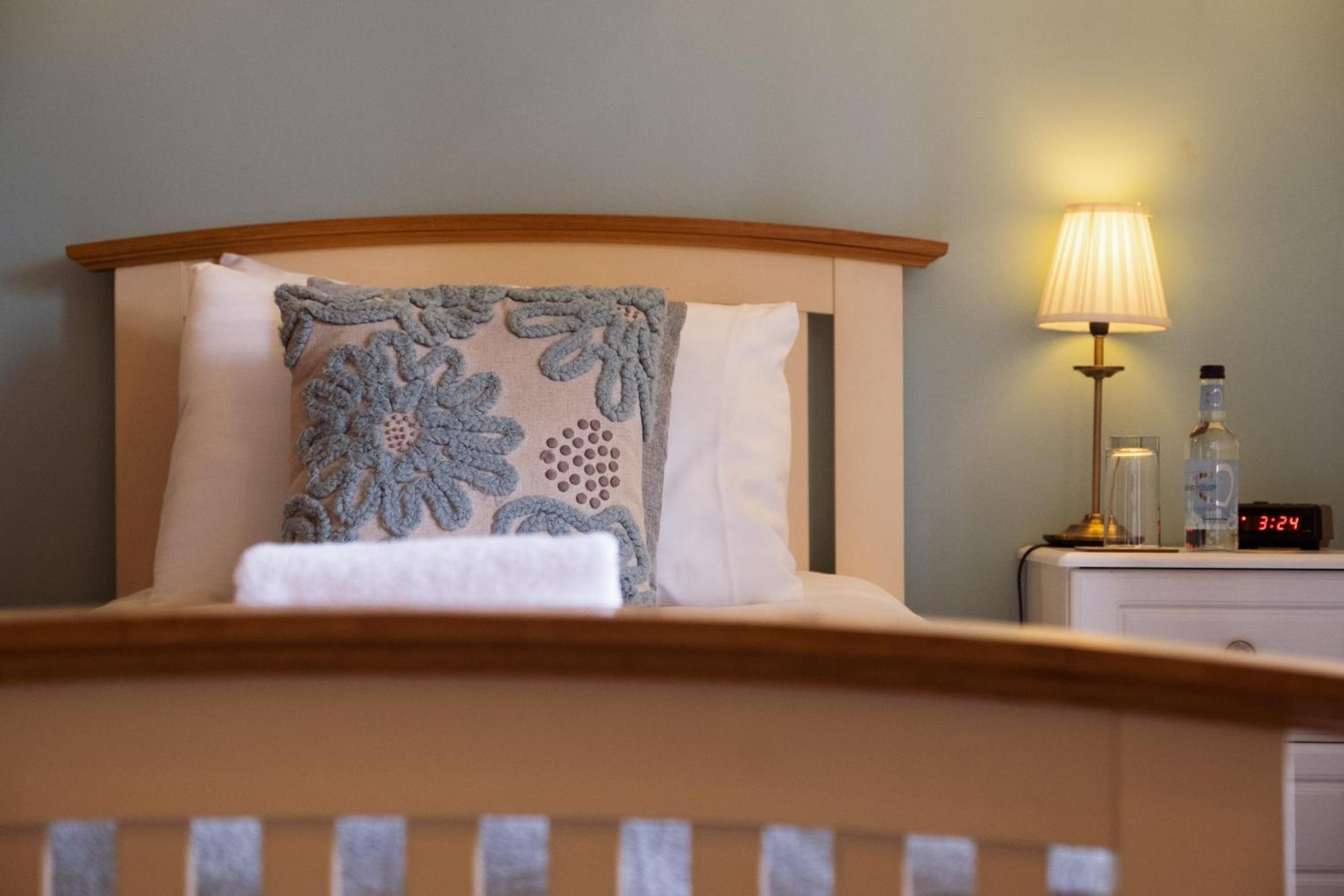 Kings Arms Hotel Abergavenny Quarto foto